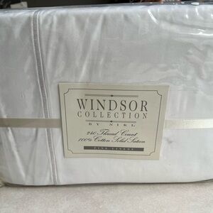 Windsor Collection by NIKI 240 thread count king sheet set